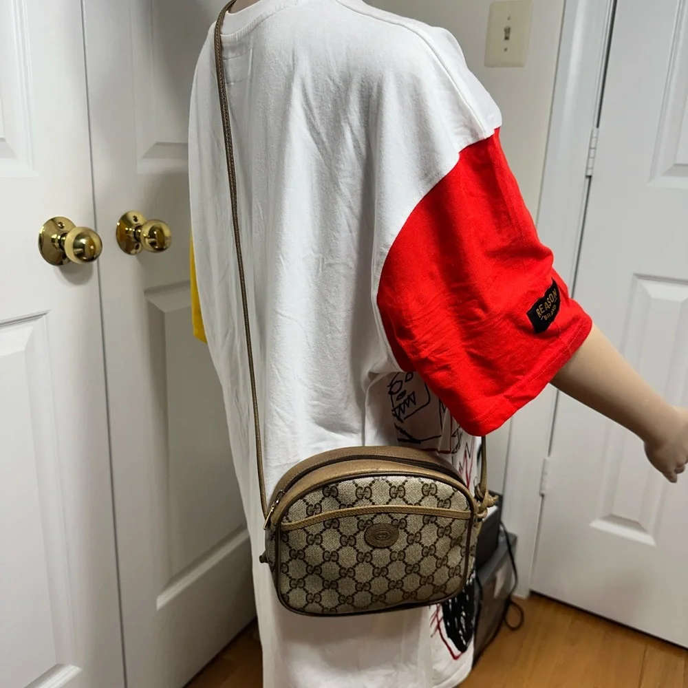 Gucci Shoulder Bag - Picture 7 of 10